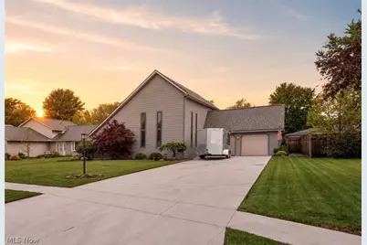 1724 Narragansett Boulevard, Lorain, OH 44053 - Photo 1
