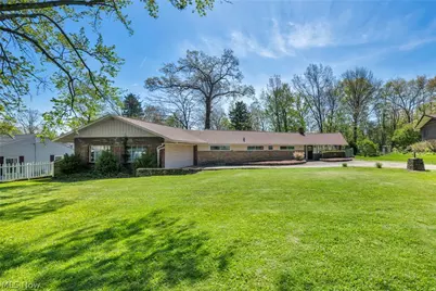 900 Magnolia Avenue, Cuyahoga Falls, OH 44221 - Photo 1