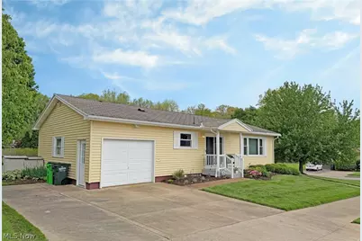 502 Wise Avenue SE, North Canton, OH 44720 - Photo 1