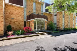 924 Memorial Pkwy, Akron, OH 44303 - Photo 1