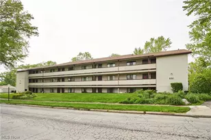 899 Rosamond Ave, Akron, OH 44307 - Photo 1