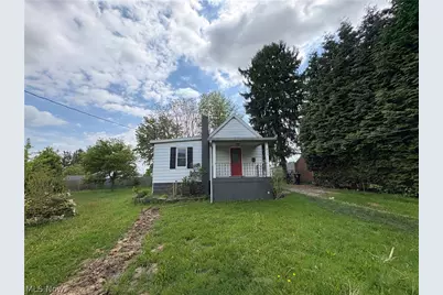 945 Davis Street, Akron, OH 44310 - Photo 1