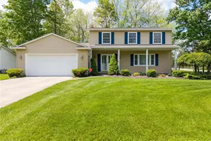 8152 Twin Oaks Dr, Grandview Heights, OH 44147 - Photo 1