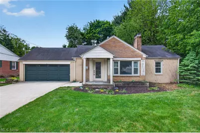 1129 Stratford Avenue NE, Massillon, OH 44646 - Photo 1