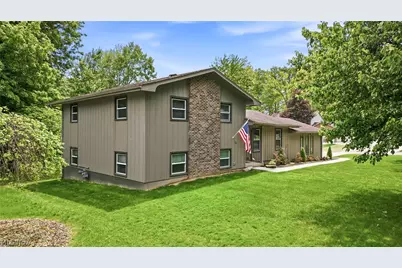 485 Grandview Avenue, Hubbard, OH 44425 - Photo 1