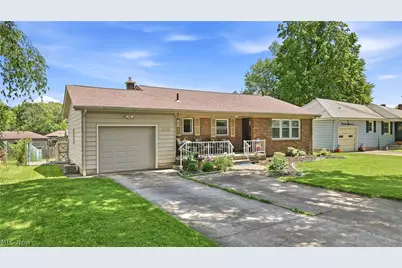 3815 Loma Vista Drive, Youngstown, OH 44511 - Photo 1