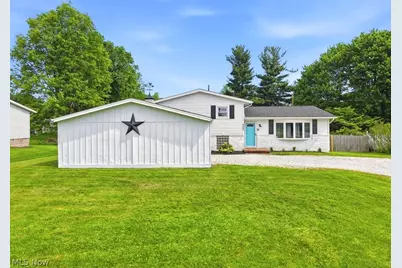 2357 Diamond Street NE, Canton, OH 44721 - Photo 1