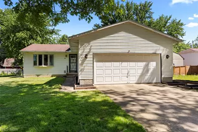 536 Fieldstone Drive, Amherst, OH 44001 - Photo 1