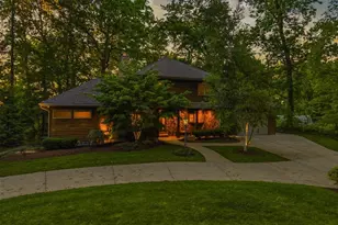 881 Gaylord Grove Rd, Cuyahoga Falls, OH 44221 - Photo 1