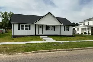 165 W 3rd St, Frazeysburg, OH 43822 - Photo 1