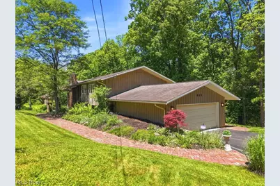 905 Heritage Lane, Bath, OH 44333 - Photo 1