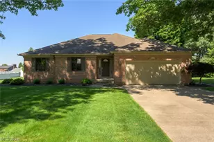 238 Shenandoah Blvd, Barberton, OH 44203 - Photo 1