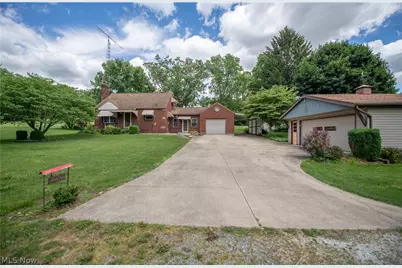 3063 Diamond Street NE, Canton, OH 44721 - Photo 1