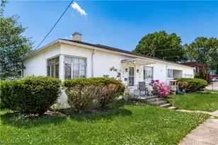 1956 Maple Ave, Zanesville, OH 43701 - Photo 1
