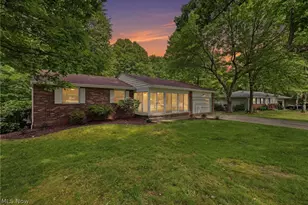 3133 Fair Oaks Dr, Norton, OH 44203 - Photo 1
