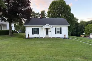 682 Hill St, Coshocton, OH 43812 - Photo 1
