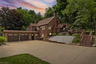 1942 Edwards Dr, Akron, OH 44306 - Photo 1
