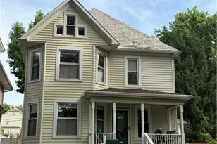 221 Oakwood Ave, Marietta, OH 45750 - Photo 1