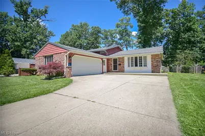 816 Bennett Drive, Elyria, OH 44035 - Photo 1