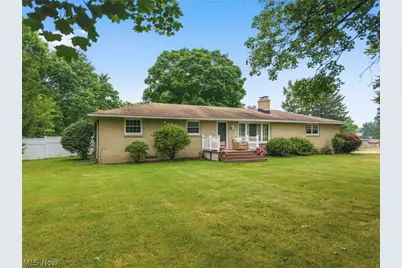 5147 Broadway Avenue NE, Louisville, OH 44641 - Photo 1