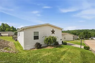 1023 Overlook Dr SW, Canton, OH 44706 - Photo 1