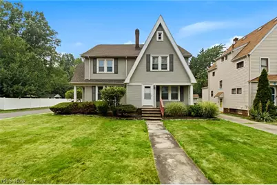 912 Cambridge Road #A, Cleveland Heights, OH 44121 - Photo 1