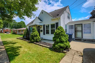 492 E Woodsdale Avenue, Akron, OH 44301 - Photo 1