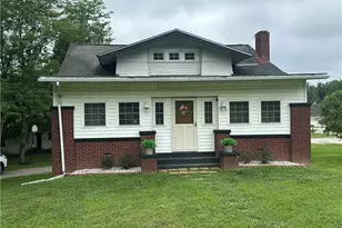5772 Fairdale Dr, Cambridge, OH 43725 - Photo 1