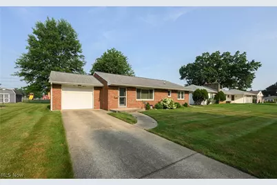 318 S Reeves Avenue, Dover, OH 44622 - Photo 1