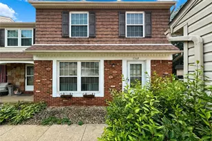 536 Austin Dr, Barberton, OH 44203 - Photo 1