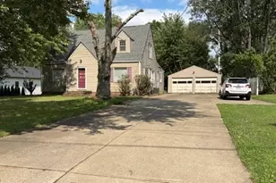 820 Woodlawn Ave NW, Canton, OH 44708 - Photo 1
