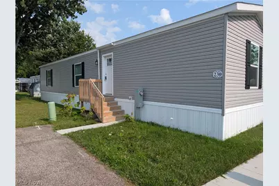 230 Edgecliff Circle W #47, Elyria, OH 44035 - Photo 1