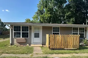 1830 Adams Ln, Zanesville, OH 43701 - Photo 1