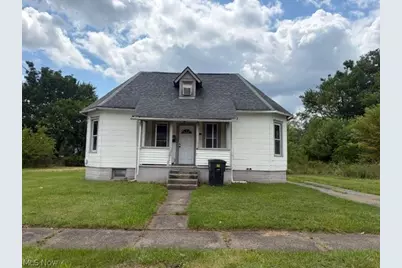1479 West Avenue NW, Warren, OH 44483 - Photo 1