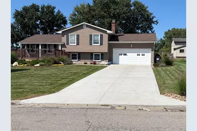 164 Runnemede Drive, Youngstown, OH 44512 - Photo 1