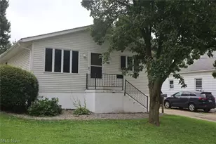 288 E Cassell Ave, Barberton, OH 44203 - Photo 1