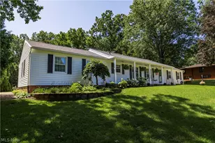 690 N Azalea Blvd, Barberton, OH 44203 - Photo 1