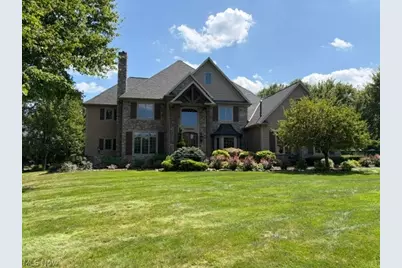 334 Crown Ridge Drive, Cuyahoga Falls, OH 44223 - Photo 1