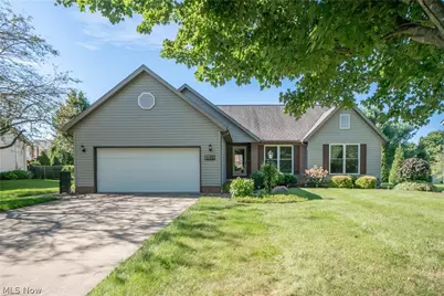 2316 Mount Pleasant Street NE, Canton, OH 44721 - Photo 1