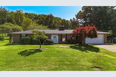942 Pine Street, Belpre, OH 45714 - Photo 1