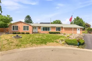 2215 Tamarack Cir NE, Canton, OH 44721 - Photo 1