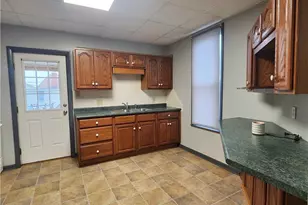 141 Highland Ave, Cambridge, OH 43725 - Photo 1