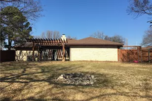 2257 Bolden Rd, Irving, TX 75060 - Photo 2