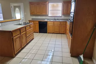 606 S Hubbard St, Alvord, TX 76225 - Photo 14