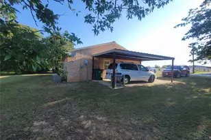 606 S Hubbard St, Alvord, TX 76225 - Photo 4