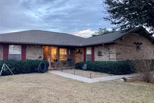 349 Horseshoe Dr, Springtown, TX 76082 - Photo 2