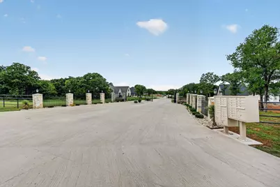 1609 Private Access 60200, Burleson, TX 76028 - Photo 2