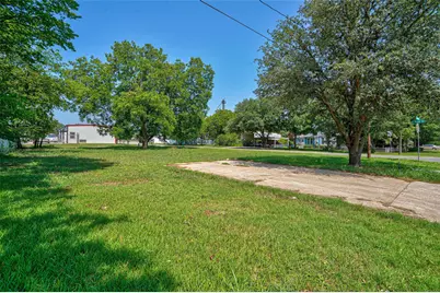 117 N Dobson Street, Burleson, TX 76028 - Photo 18