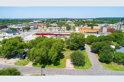 117 N Dobson Street, Burleson, TX 76028 - Photo 10