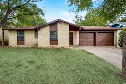 703 Johns Drive, Euless, TX 76039 - Photo 1